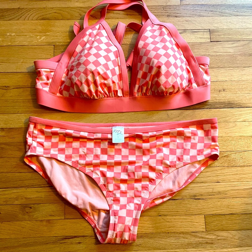 Checkered coral bikini